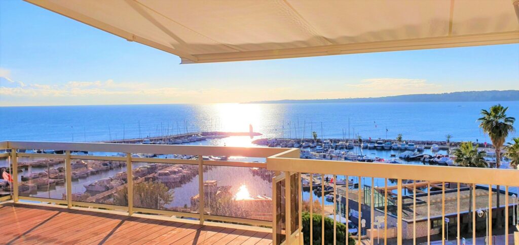 Penthouse en front de mer – 5 pièces – 3 chambres – 91 m²