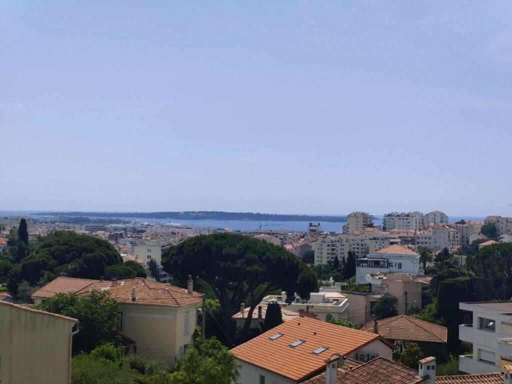 Appartement avec toit terrasse – 4 pièces – 3 chambres – 112 m²