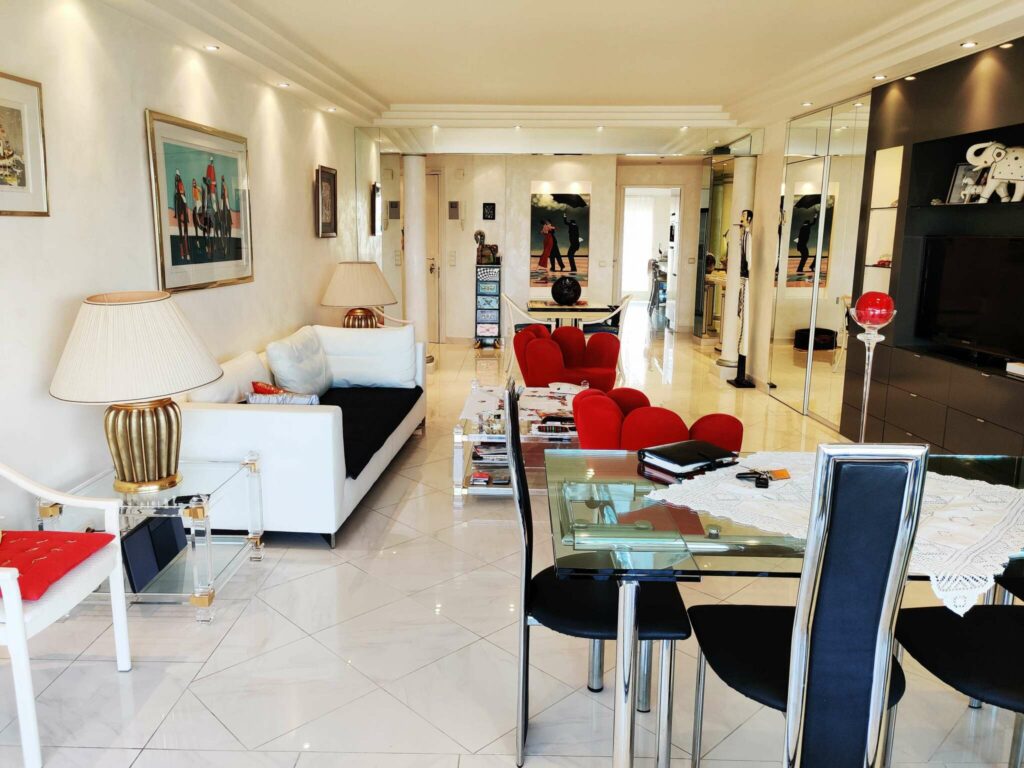 Luxueux appartement traversant – 3 pièces – 2 chambres – 107 m²