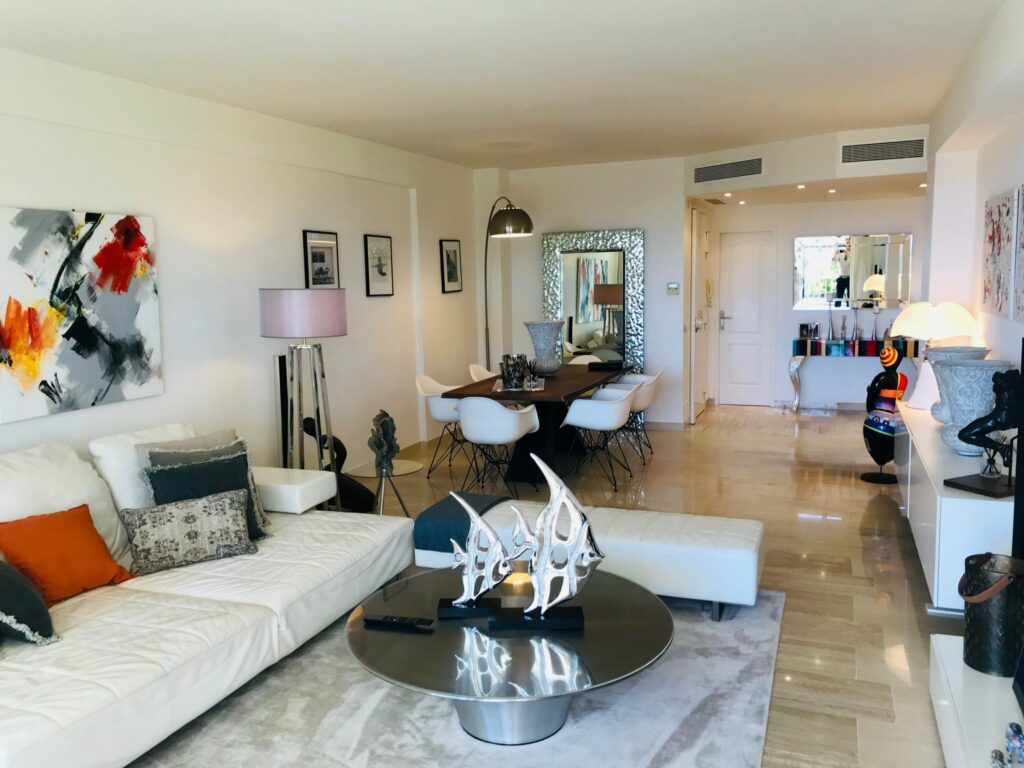 Appartement dans résidence de prestige – 4 pièces – 2 chambres – 105 m²