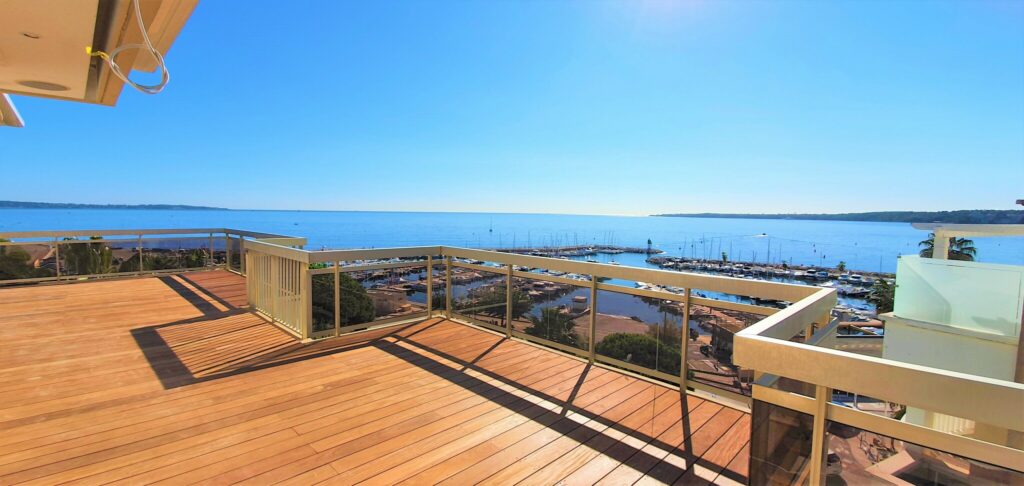 Penthouse en front de mer – 5 pièces – 3 chambres – 91 m²