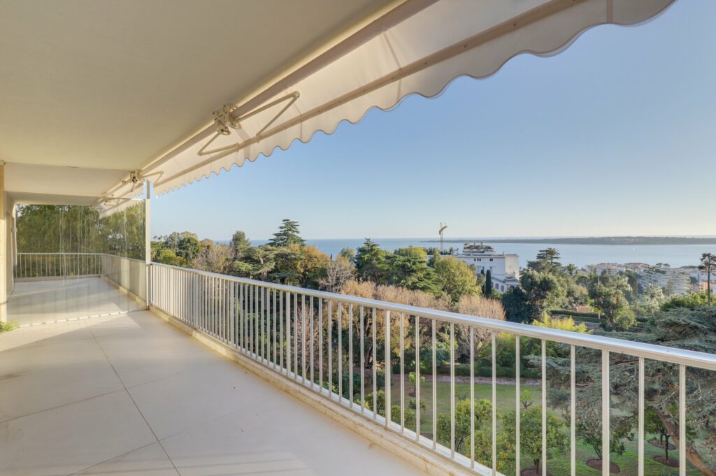 Appartement dans résidence de standing – 4 pièces – 3 chambres – 160 m²