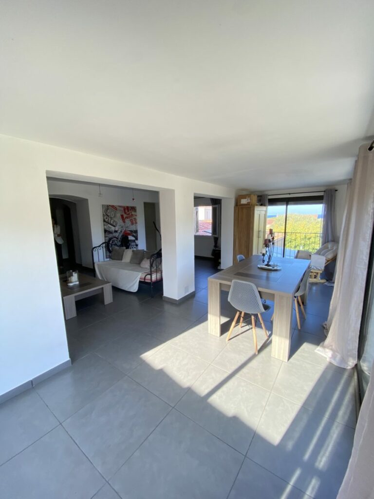 Appartement – 3 pièces – 1 chambre – 85 m²