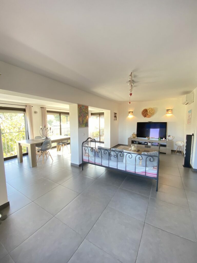 Appartement – 3 pièces – 1 chambre – 85 m²