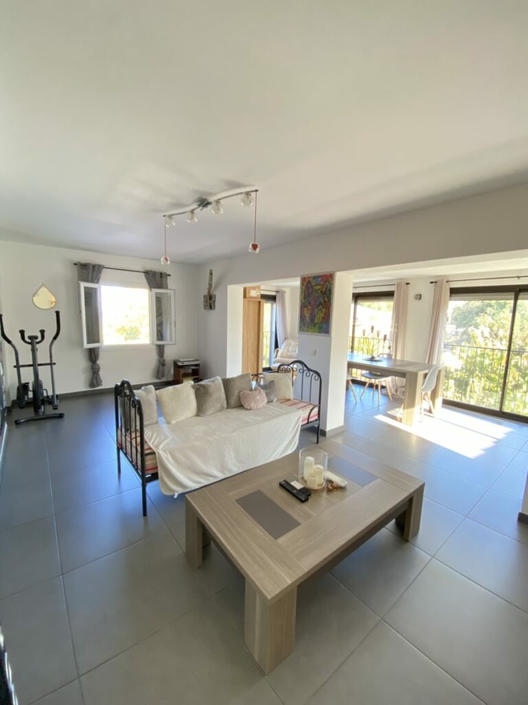 Appartement – 3 pièces – 1 chambre – 85 m²