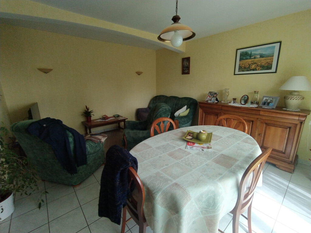  MAISON SUR MAURS AVEC UNE BELLE VUE