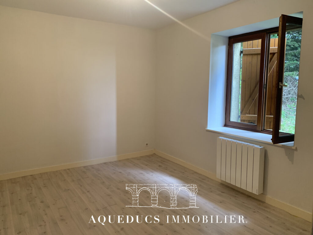 Corps de ferme + dépendance – Thurins