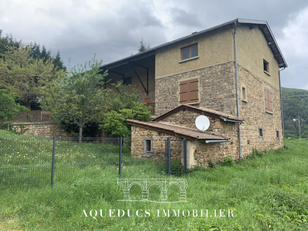 Corps de ferme + dépendance – Thurins