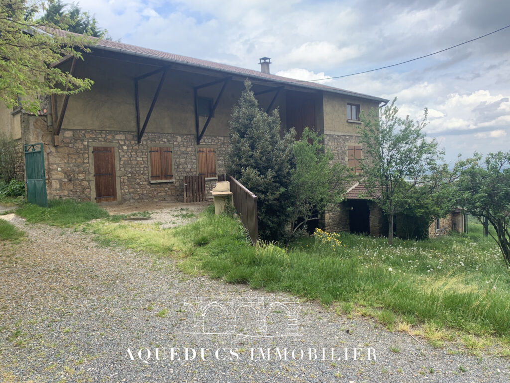 Corps de ferme + dépendance – Thurins