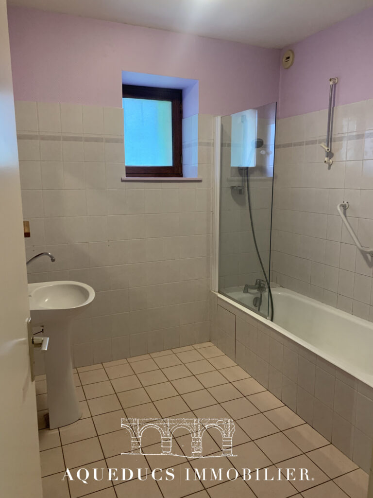 Corps de ferme + dépendance – Thurins