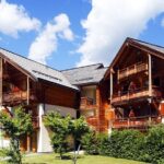 RÉSIDENCE DE VACANCES L’ADRET EN ÉTÉ – SERRE CHEVALIER  – 2 voyageurs