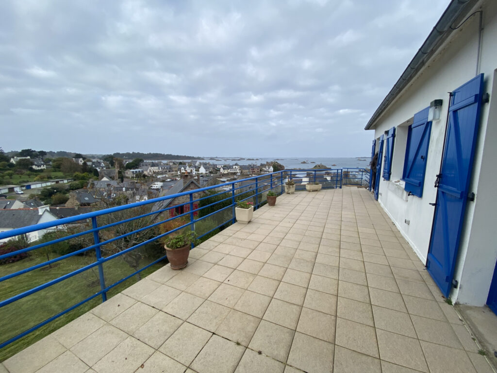 Maison de 130m2 sur un terrain constructible de 1708m2 avec