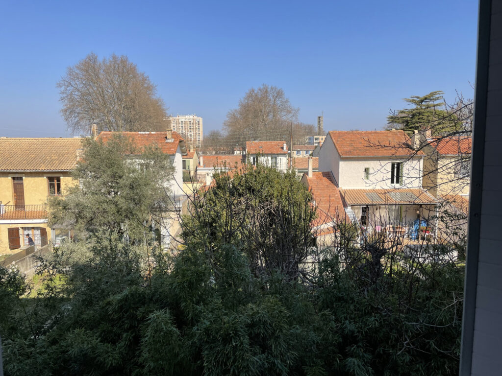 T3 avec travaux  dans résidence sécurisée au calme