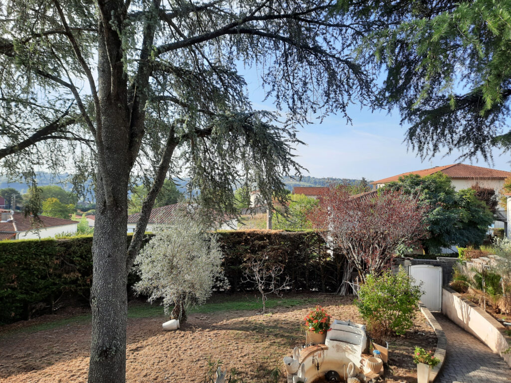 MAISON 10 Pièces 220m2 FIGEAC