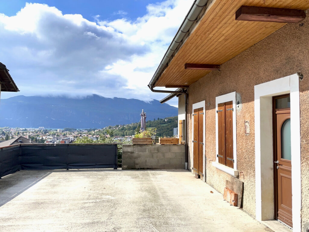 Aix les Bains MAISON de 2 appartements