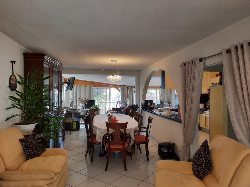 MAISON 10 Pièces 220m2 FIGEAC