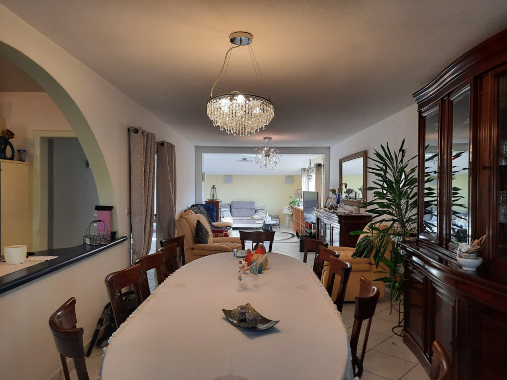 MAISON 10 Pièces 220m2 FIGEAC