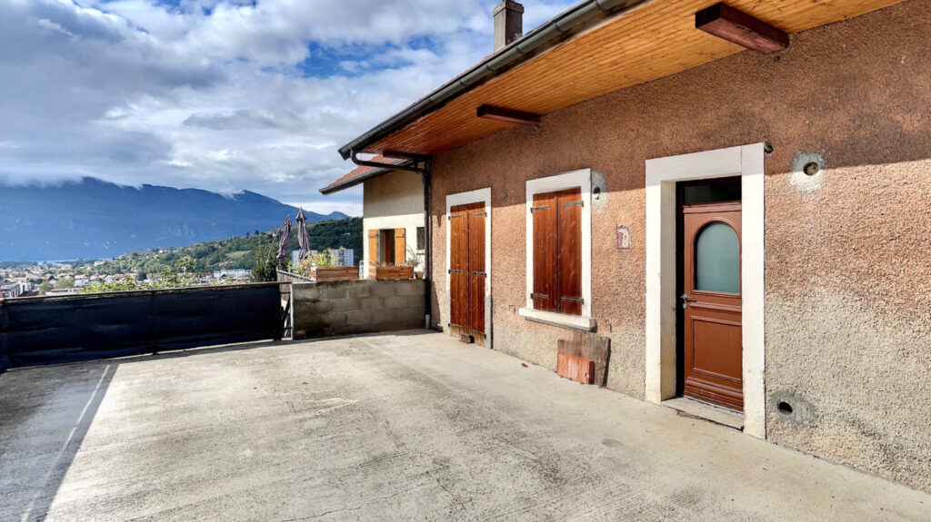 Aix les Bains MAISON de 2 appartements