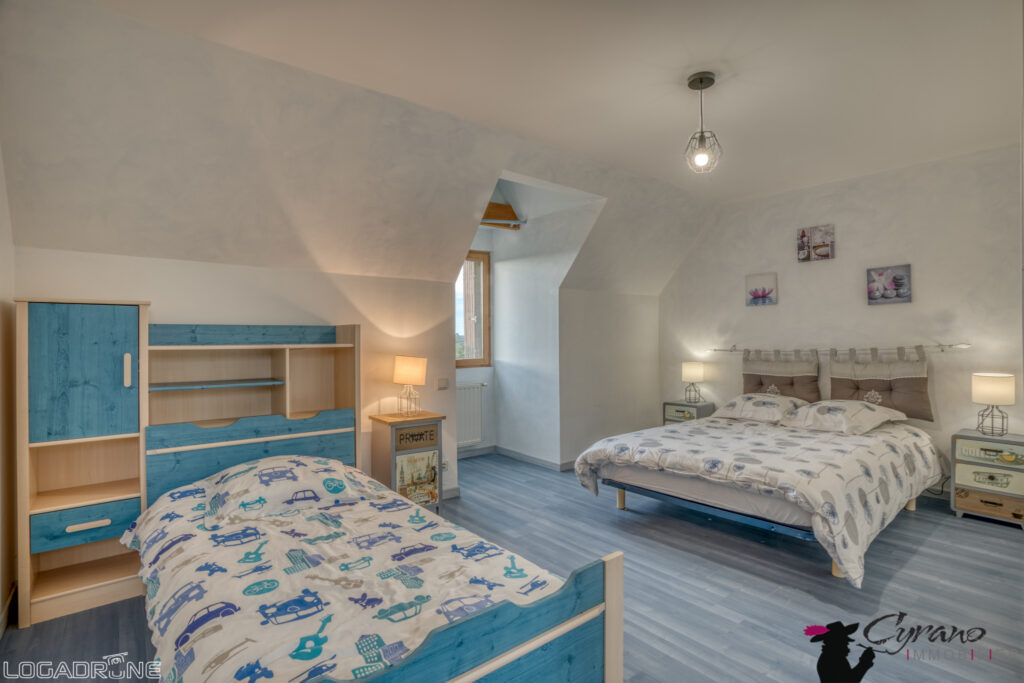 Ensemble immobilier 350 m2 habitables avec dépendances, appa