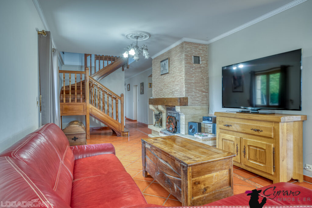 Ensemble immobilier 350 m2 habitables avec dépendances, appa