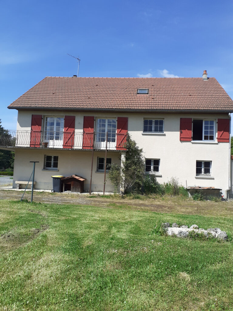 Propriété de famille dans joli village proche de Vichy