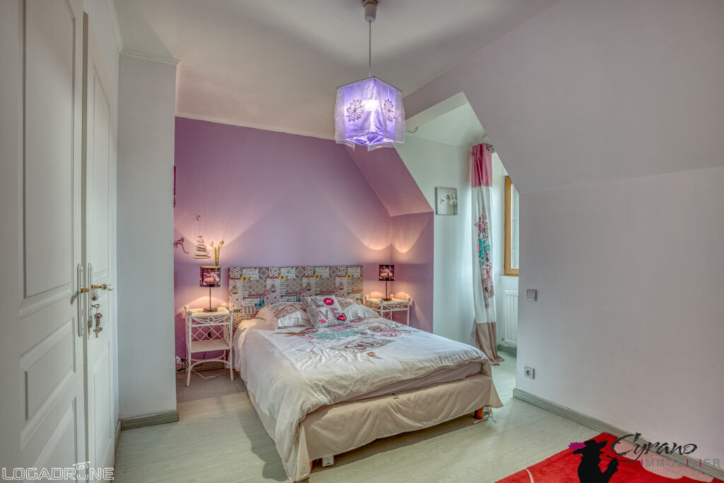 Ensemble immobilier 350 m2 habitables avec dépendances, appa