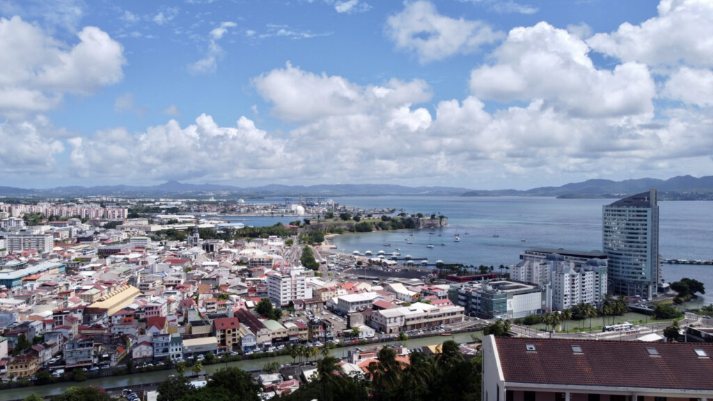 PROGRAMME NEUF: Très beau T4 de 205m2 à vendre avec vue sur la mer – 4 pièces – 3 chambres – 205.95 m²