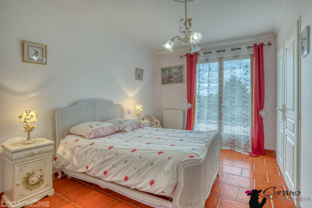 Ensemble immobilier 350 m2 habitables avec dépendances, appa