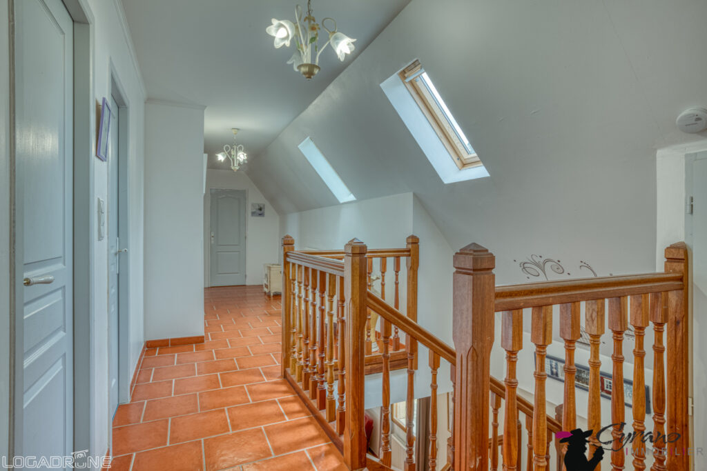 Ensemble immobilier 350 m2 habitables avec dépendances, appa