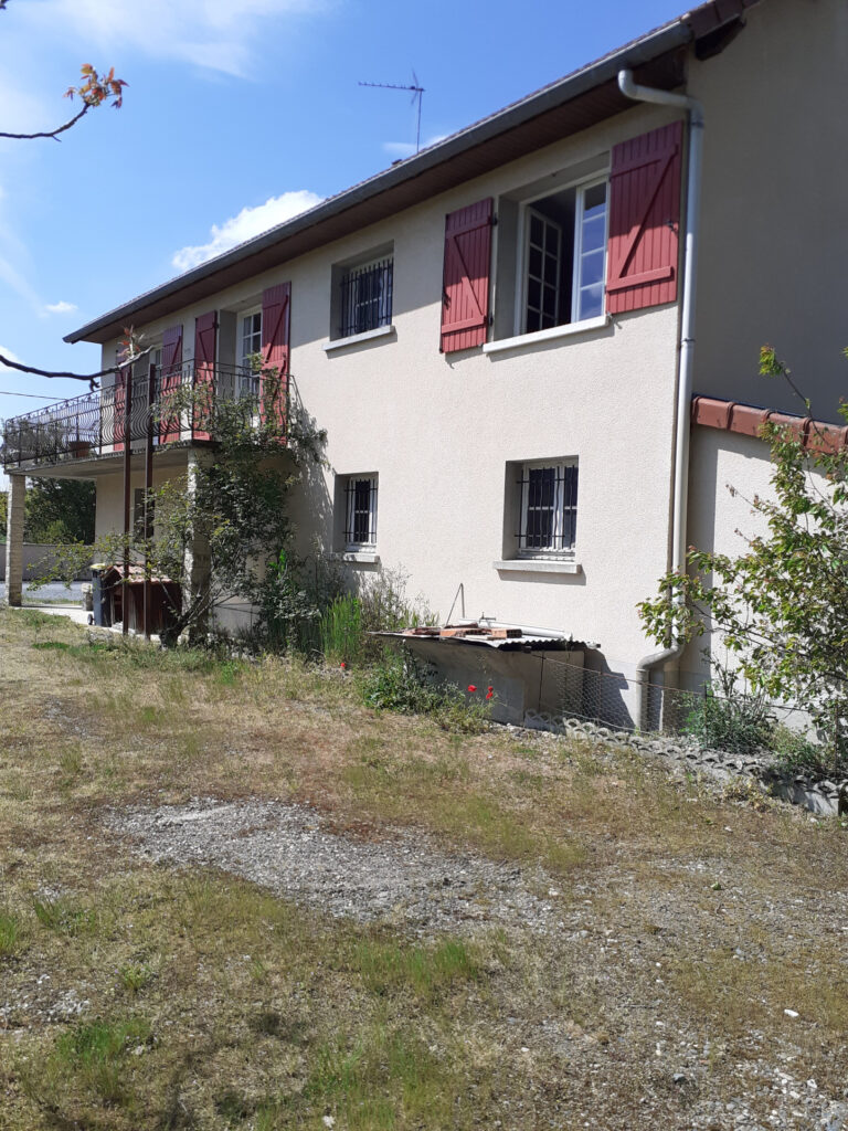 Propriété de famille dans joli village proche de Vichy