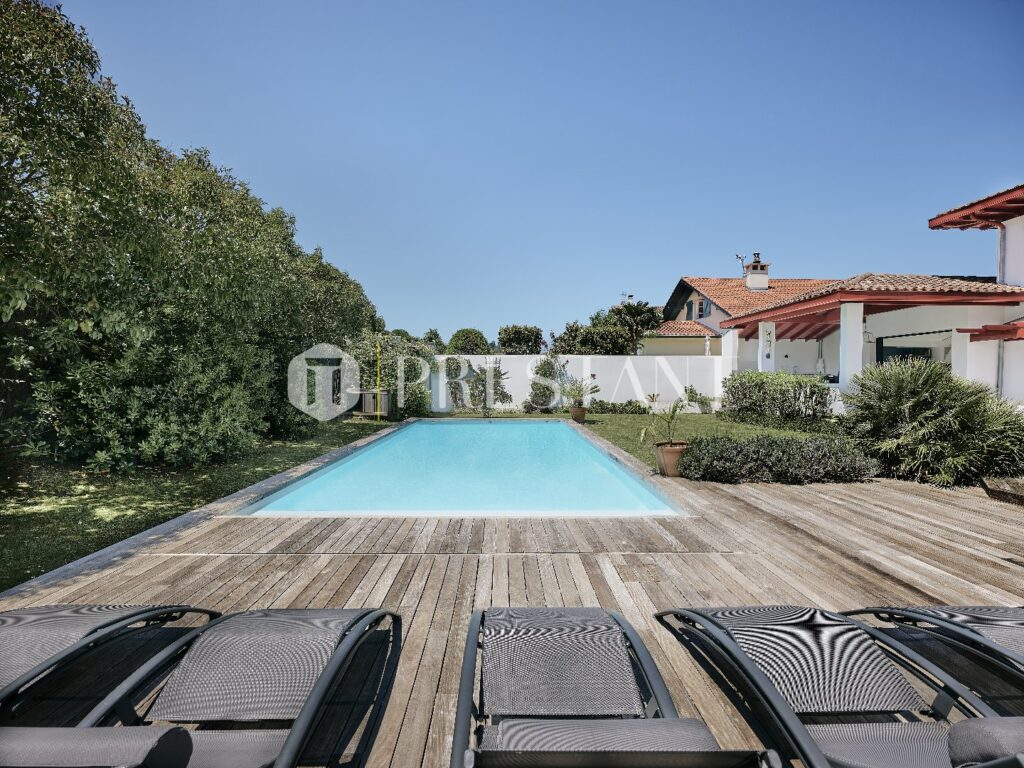 Maison – 6 chambres – 12 voyageurs – 300 m²