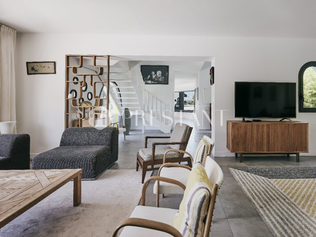 Maison – 6 chambres – 12 voyageurs – 300 m²