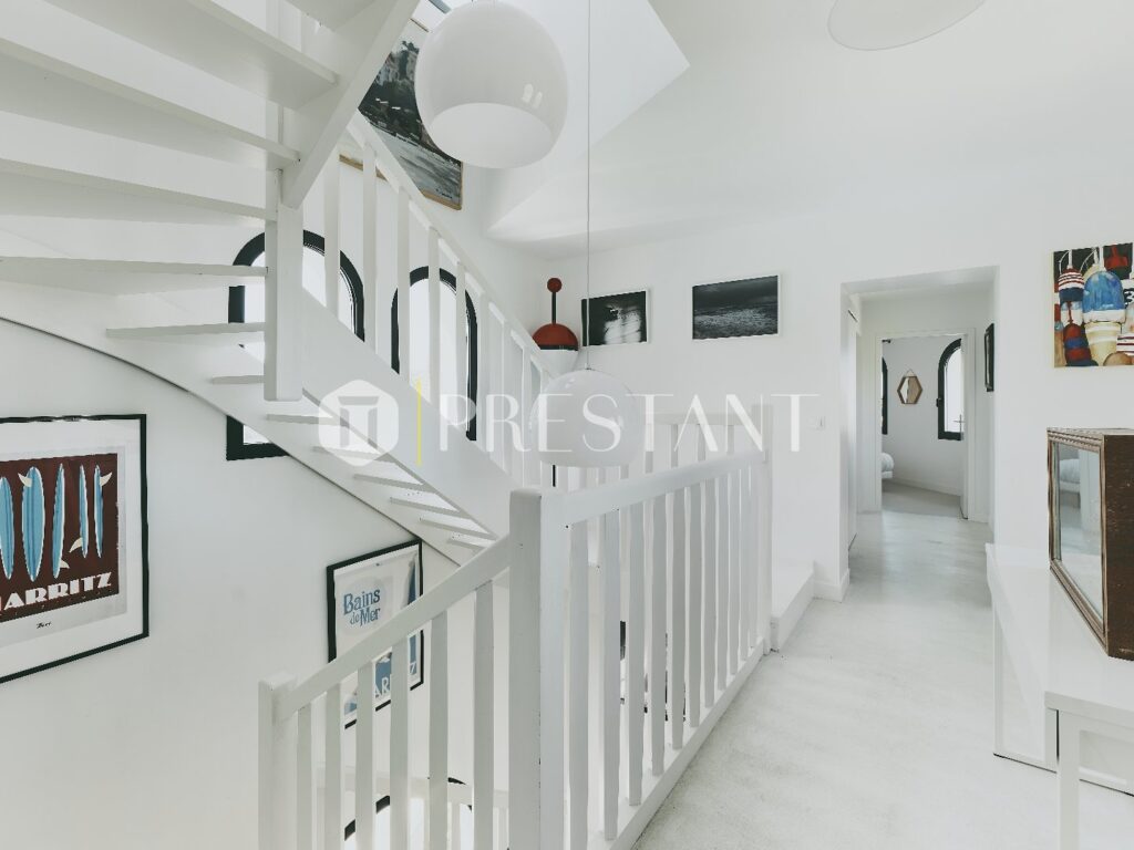 Maison – 6 chambres – 12 voyageurs – 300 m²