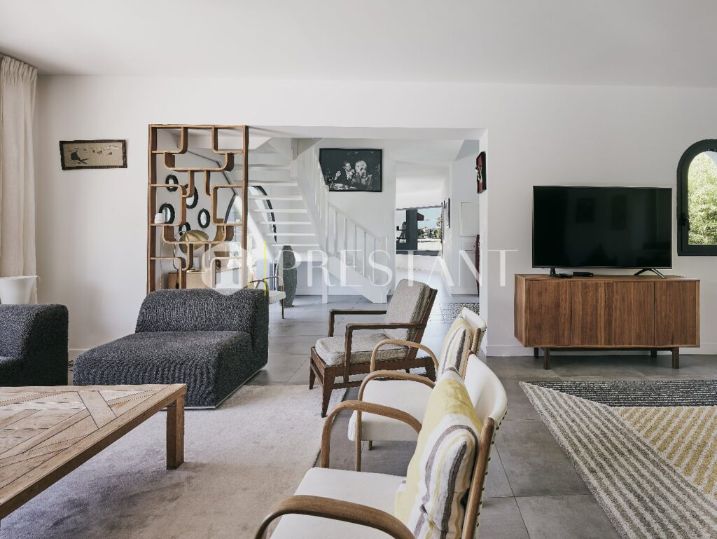 Maison – 6 chambres – 12 voyageurs – 300 m²