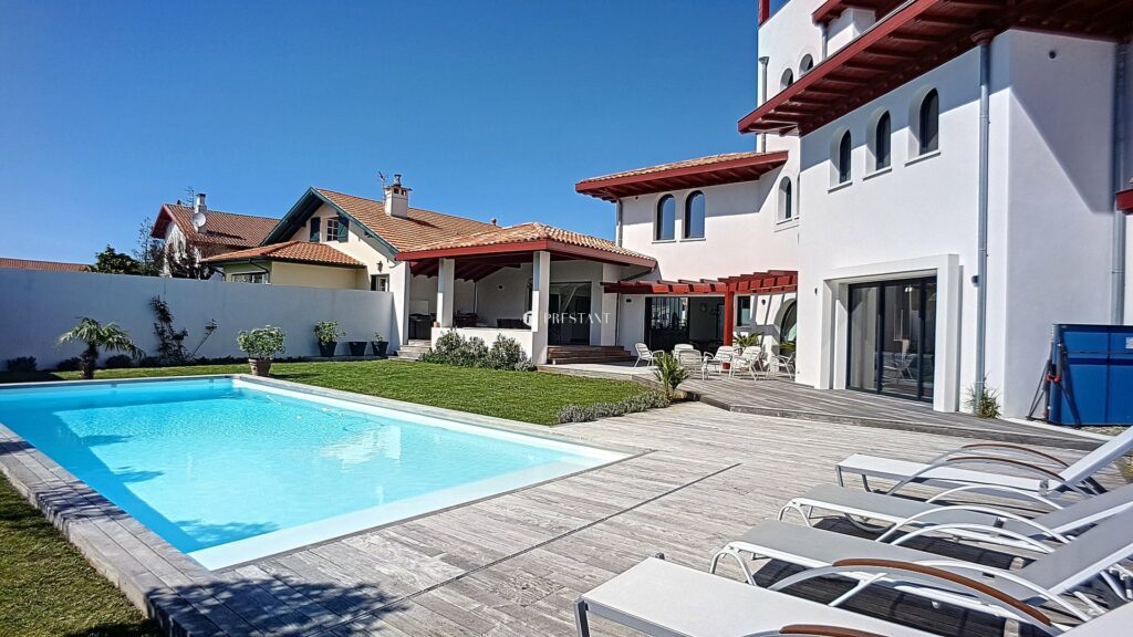 Maison – 6 chambres – 12 voyageurs – 300 m²