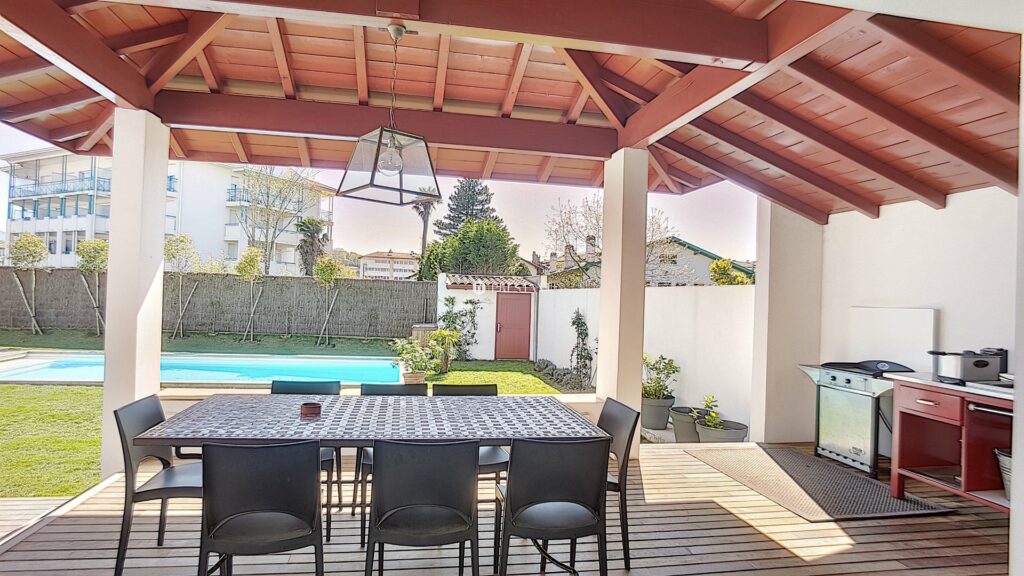 Maison – 6 chambres – 12 voyageurs – 300 m²