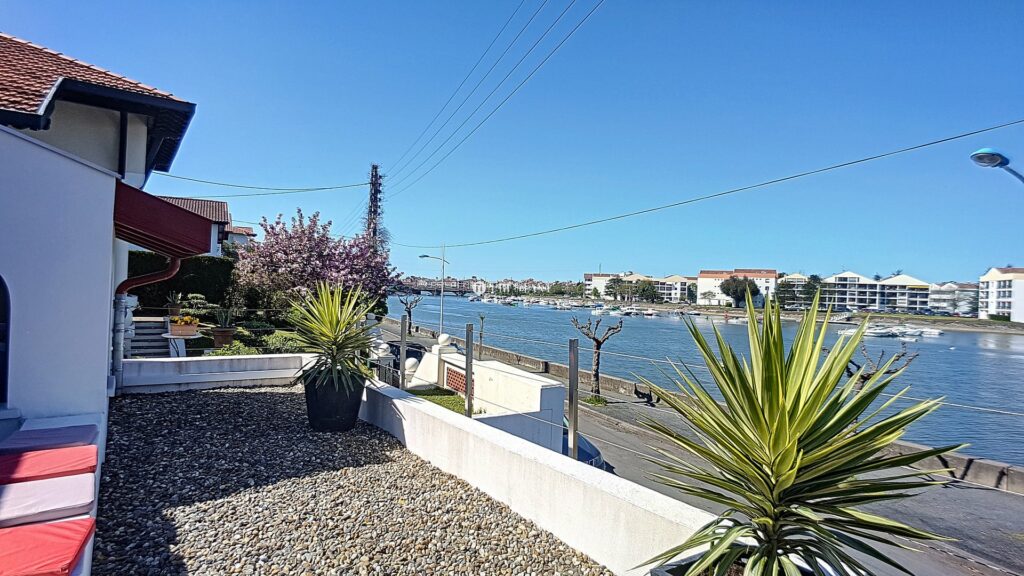 Maison – 6 chambres – 12 voyageurs – 300 m²