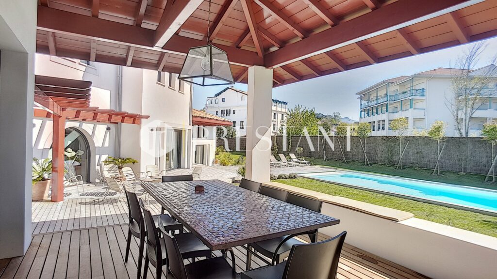 Maison – 6 chambres – 12 voyageurs – 300 m²