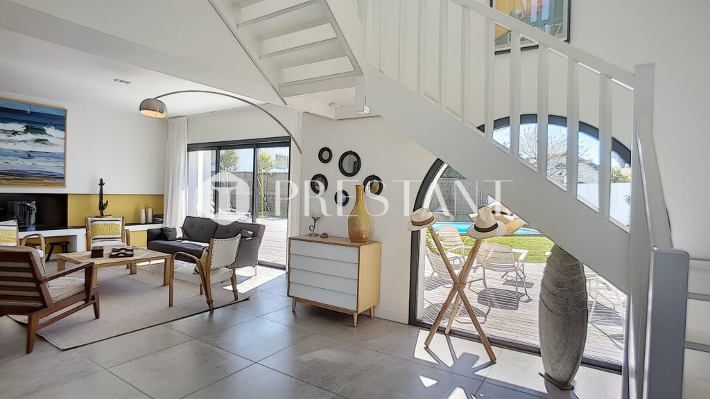 Maison – 6 chambres – 12 voyageurs – 300 m²