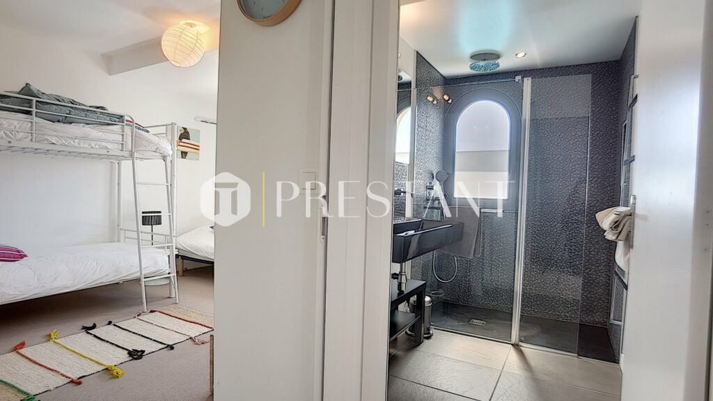 Maison – 6 chambres – 12 voyageurs – 300 m²