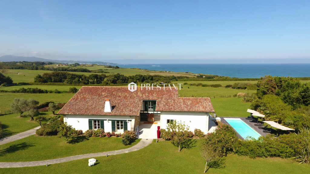 Maison – 6 chambres – 13 voyageurs – 400 m²