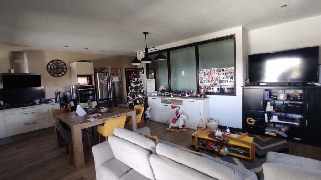 DIRECT IMMOBILIER, LE TAMPON (trois mares) – Maison de 153 m – 5 pièces – 4 chambres – 0.153 m²