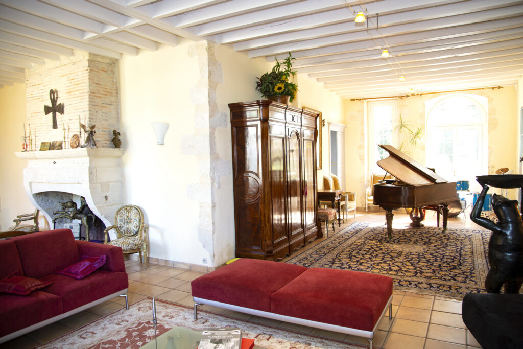  DEMEURE DE PRESTIGE AVEC PISCINE AU COEUR DES VIGNES!