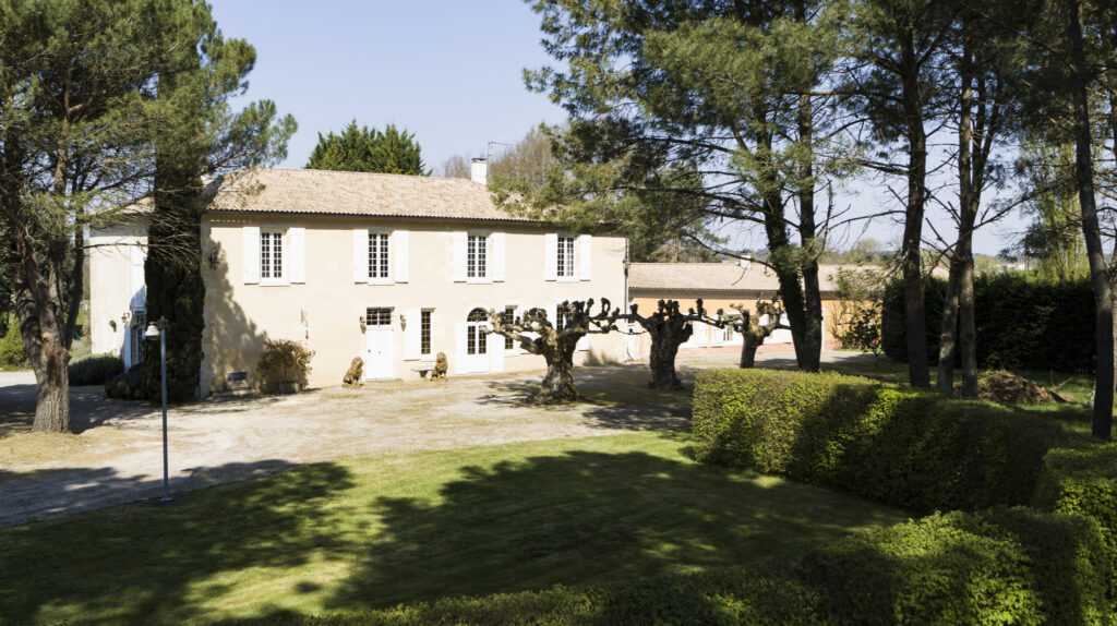  DEMEURE DE PRESTIGE AVEC PISCINE AU COEUR DES VIGNES!