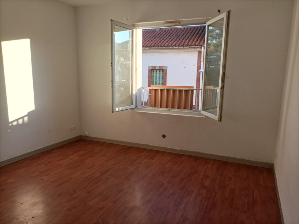CERET   ENTRE FRONTIERE ESPAGNOLE,  MEDITERRANEE, et CANIGOU – 2 pièces – 1 chambre – 35 m²