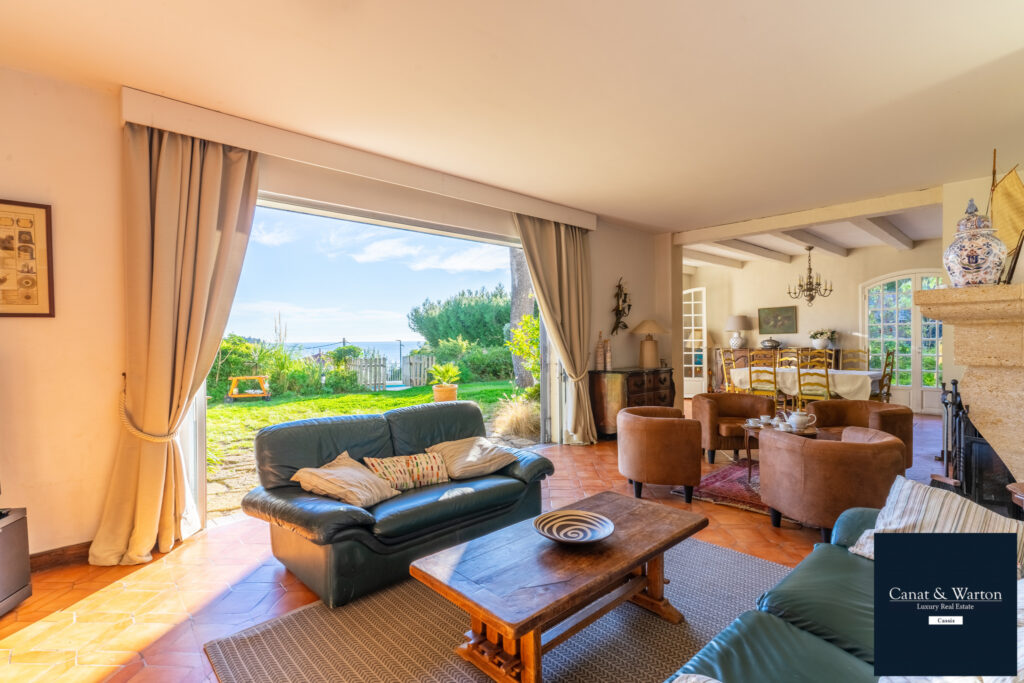 À Vendre, Maison de 200 m2 avec Vue Mer et Piscine sur un Te – 8 pièces – 7 chambres – 200 m²