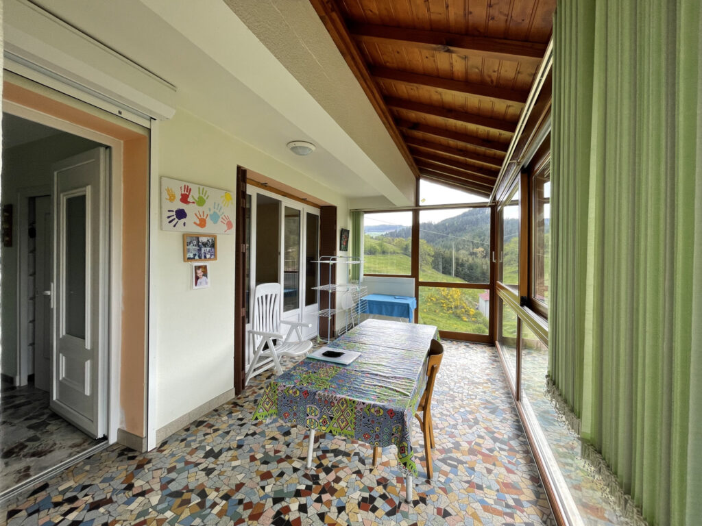 MAISON ELEVEE SUR SOUS-SOL COMPLET AVEC TERRAIN  – 6 pièces – 4 chambres – 119 m²