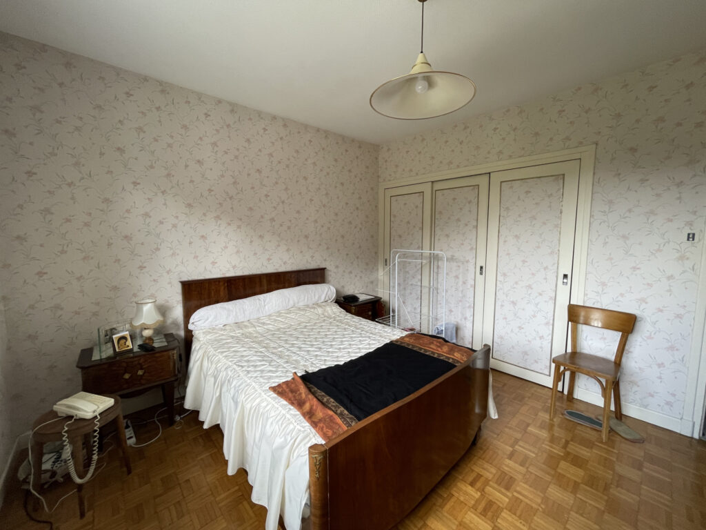 MAISON ELEVEE SUR SOUS-SOL COMPLET AVEC TERRAIN  – 6 pièces – 4 chambres – 119 m²