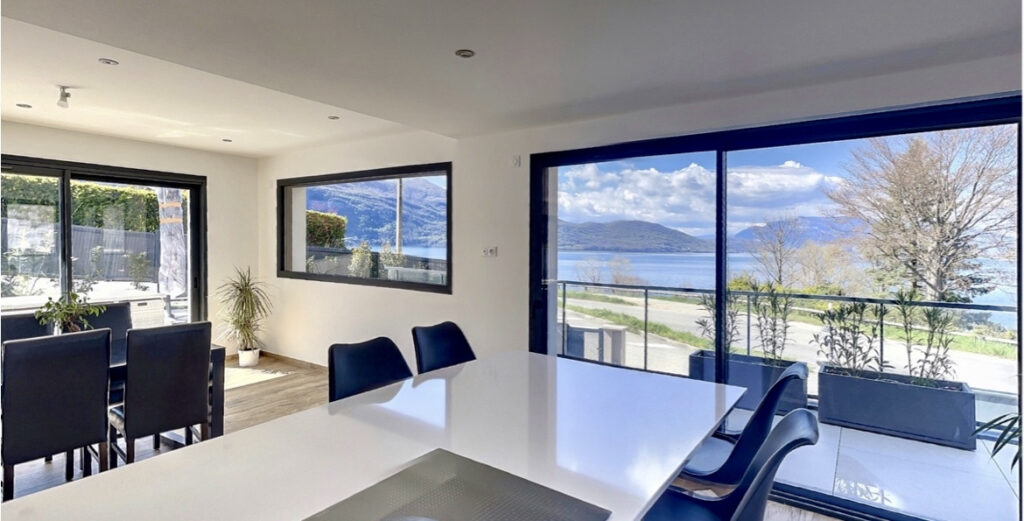 Brison-Saint-Innocent Villa contemporaine vue lac   – 9 pièces – 6 chambres – 215 m²