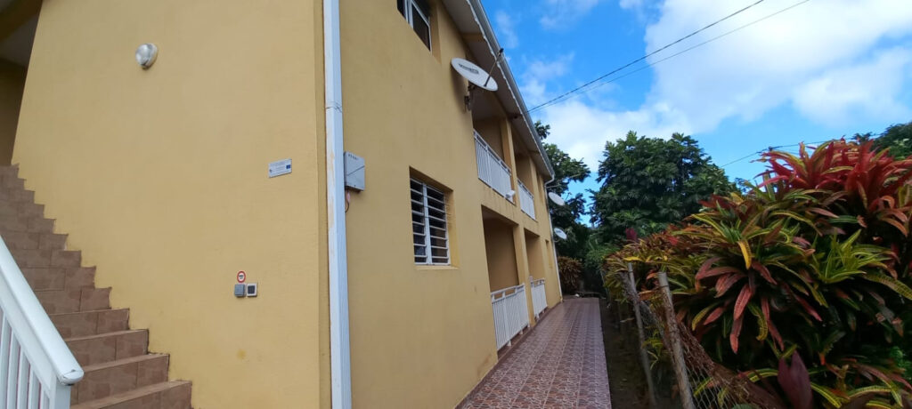 MARIGOT – IMMEUBLE STANDING DE 4 APPT – 577000EUR – 12 pièces – 1 chambre – 250 m²